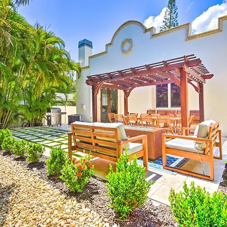 Sunny Sarasota Abode With Yard About 1 Mi To Dtwn! Vila